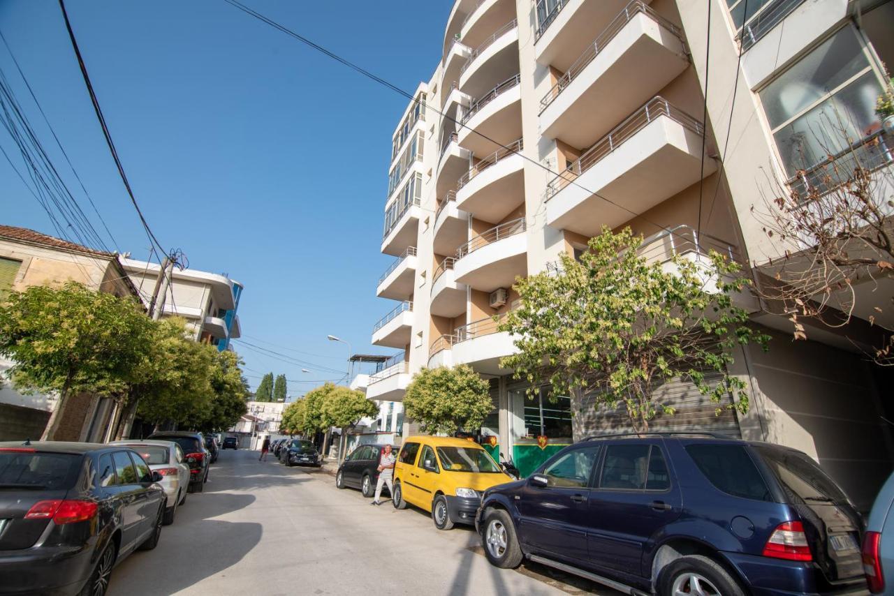 Ami Apartament Vlorë Exterior foto