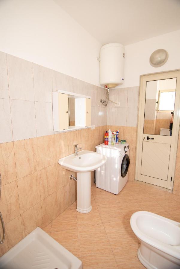 Ami Apartament Vlorë Exterior foto